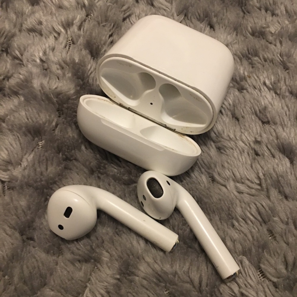 airpods and cases